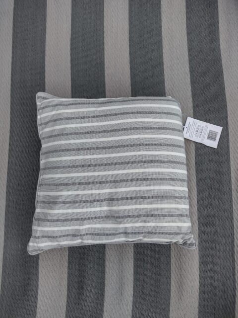 Lauko pagalvė 45x45 cm. (P5581)